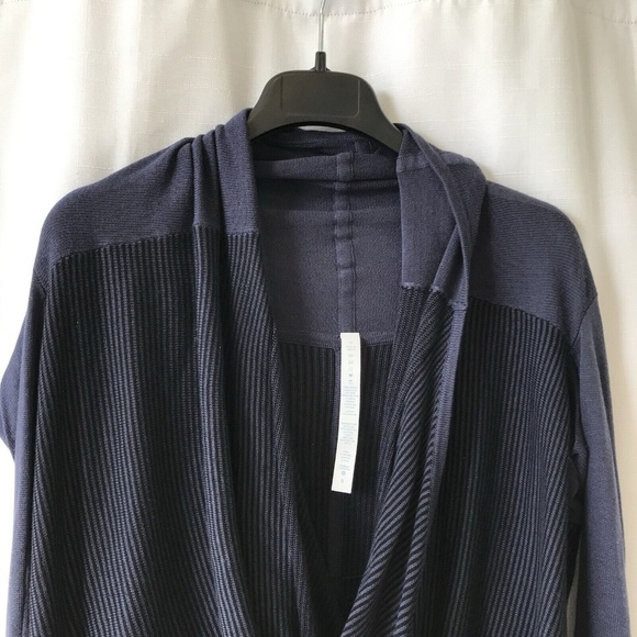 lululemon iconic wrap Blue Black Stripe Sweater Pullover cross over size 8 - Picture 3 of 12